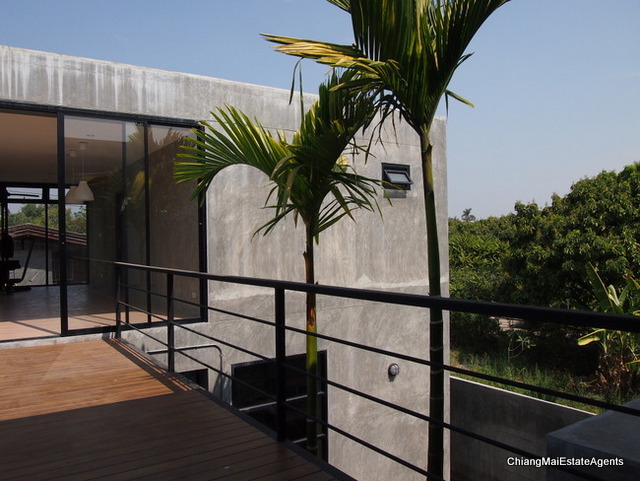 Modern Home for Sale with 3 Bedrooms/4 Bathrooms/1 Office
