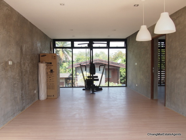 Modern Home for Sale with 3 Bedrooms/4 Bathrooms/1 Office