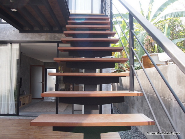 Modern Home for Sale with 3 Bedrooms/4 Bathrooms/1 Office