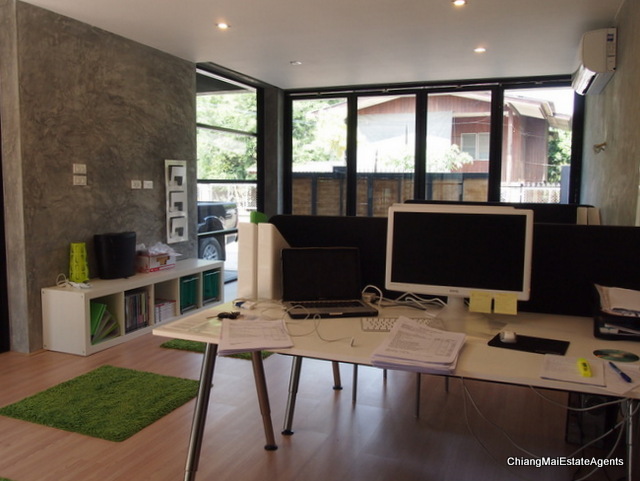 Modern Home for Sale with 3 Bedrooms/4 Bathrooms/1 Office