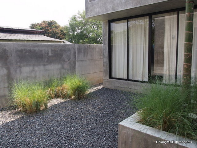 Modern Home for Sale with 3 Bedrooms/4 Bathrooms/1 Office