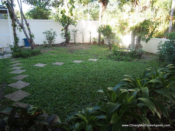 4 Bedroom Home in Moo Baan Suan Non Sri