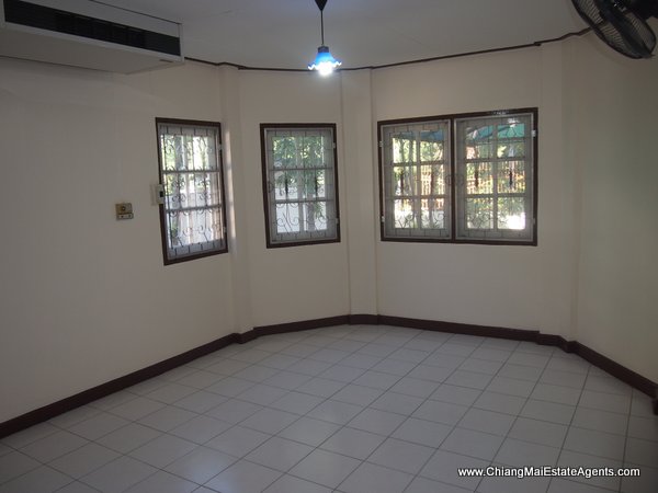 4 Bedroom Home in Moo Baan Suan Non Sri