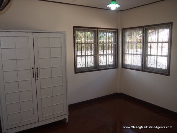 4 Bedroom Home in Moo Baan Suan Non Sri