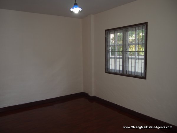 4 Bedroom Home in Moo Baan Suan Non Sri