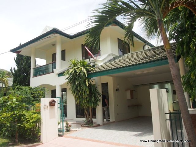 Outstanding Modern Home for Rent in Pinery Home
