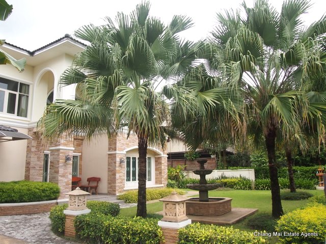 Luxurious Modern Style House For Rent In The Emperor