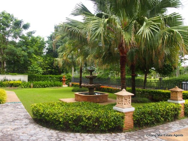 Luxurious Modern Style House For Rent In The Emperor