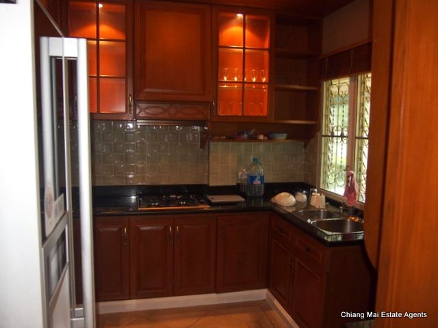 Luxurious Modern Style House For Rent In The Emperor