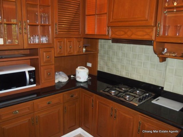 Luxurious Modern Style House For Rent In The Emperor
