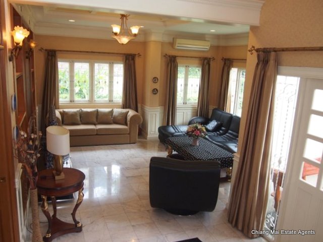 Luxurious Modern Style House For Rent In The Emperor