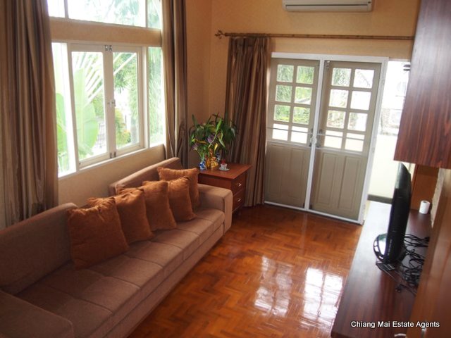 Luxurious Modern Style House For Rent In The Emperor