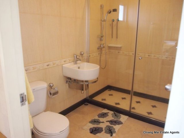 Luxurious Modern Style House For Rent In The Emperor