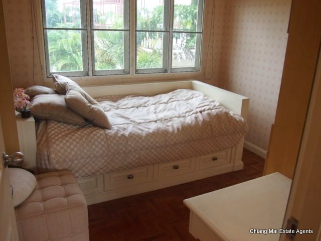 Luxurious Modern Style House For Rent In The Emperor