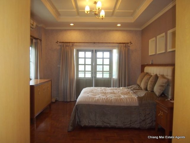 Luxurious Modern Style House For Rent In The Emperor
