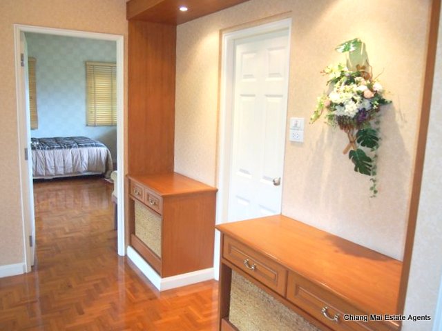 Luxurious Modern Style House For Rent In The Emperor