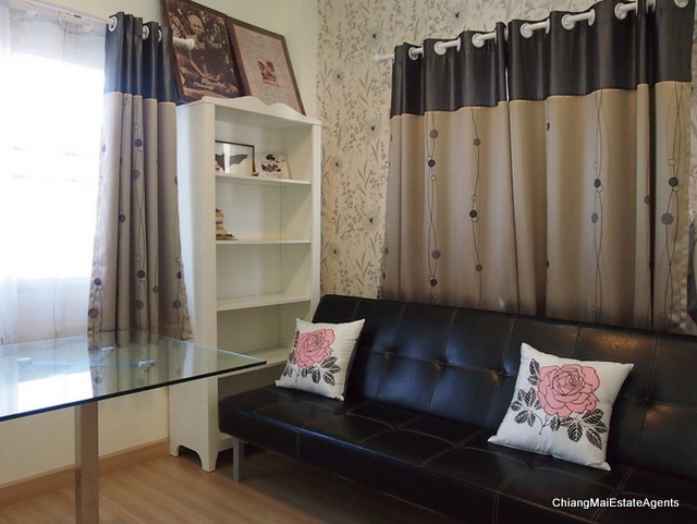3 Bedroom/3 Bathroom/2 Living Room Home for Sale