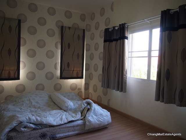 3 Bedroom/3 Bathroom/2 Living Room Home for Sale