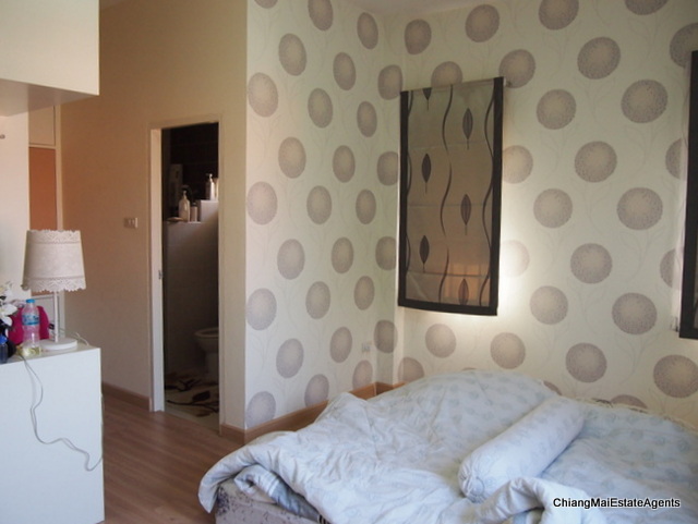3 Bedroom/3 Bathroom/2 Living Room Home for Sale