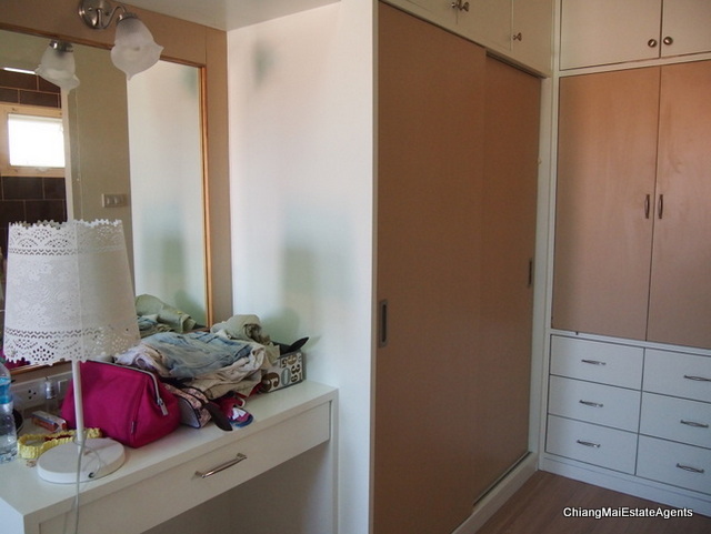 3 Bedroom/3 Bathroom/2 Living Room Home for Sale