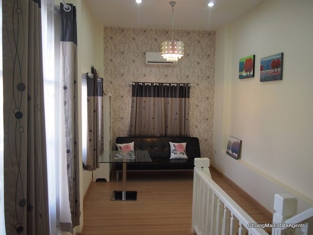 3 Bedroom/3 Bathroom/2 Living Room Home for Sale