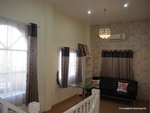 3 Bedroom/3 Bathroom/2 Living Room Home for Sale