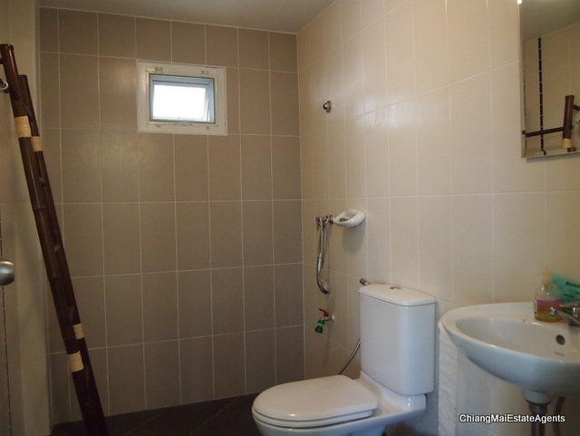 3 Bedroom/3 Bathroom/2 Living Room Home for Sale