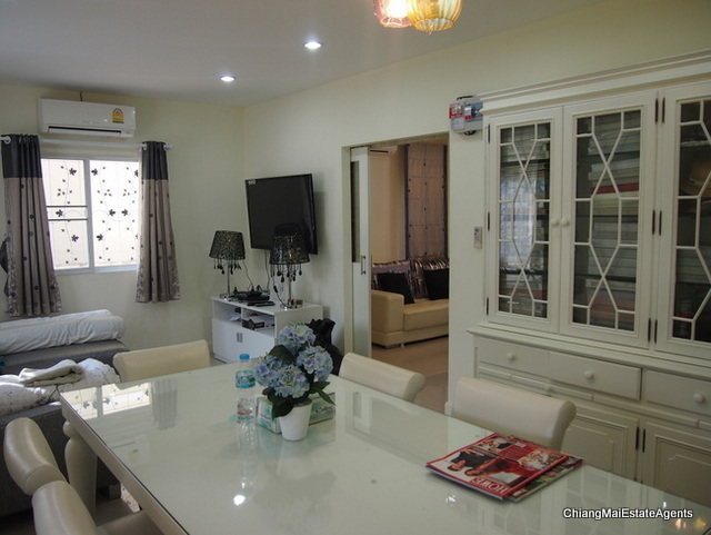 3 Bedroom/3 Bathroom/2 Living Room Home for Sale