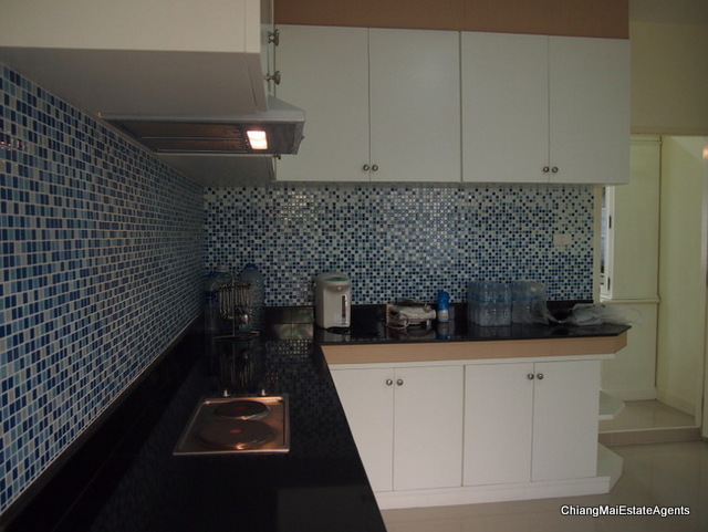 3 Bedroom/3 Bathroom/2 Living Room Home for Sale