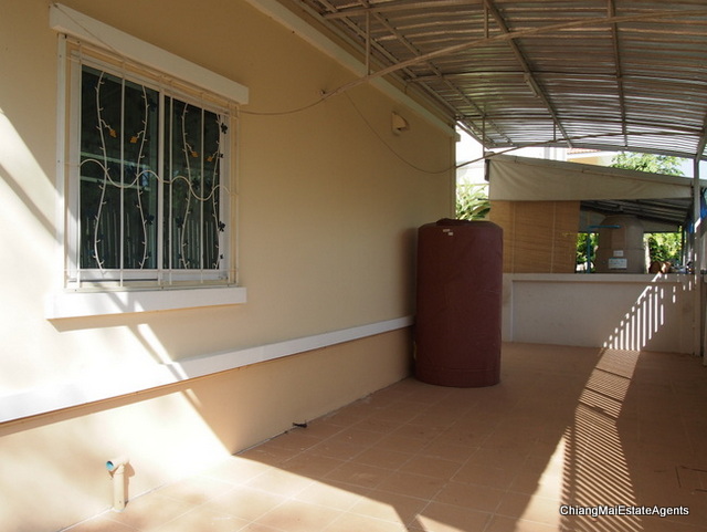 3 Bedroom/3 Bathroom/2 Living Room Home for Sale