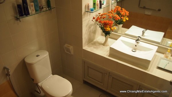 Studio For Sale in Hillside 4 Condominium