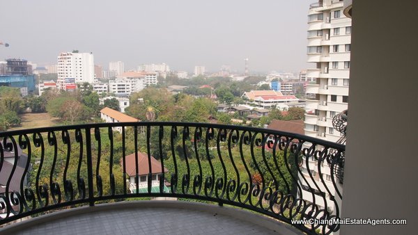 Studio For Sale in Hillside 4 Condominium