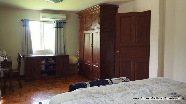 Beautiful Lakeside Home for Sale in Thippirom