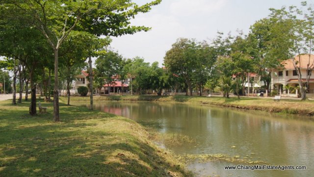 Beautiful Lakeside Home for Sale in Thippirom