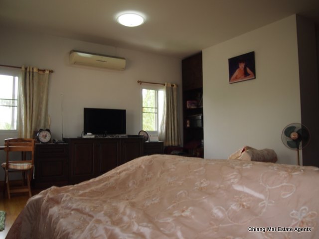 Very Pleasing 4 Bedroom/ 5 Bathroom Home with Maid's Room for Sale