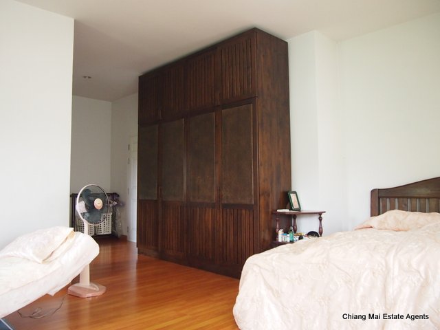 Very Pleasing 4 Bedroom/ 5 Bathroom Home with Maid's Room for Sale