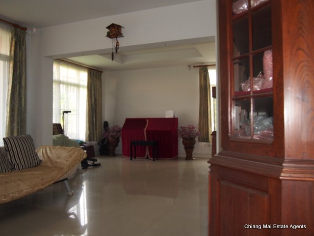 Very Pleasing 4 Bedroom/ 5 Bathroom Home with Maid's Room for Sale