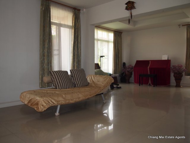 Very Pleasing 4 Bedroom/ 5 Bathroom Home with Maid's Room for Sale