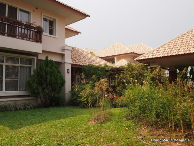 Very Pleasing 4 Bedroom/ 5 Bathroom Home with Maid's Room for Sale