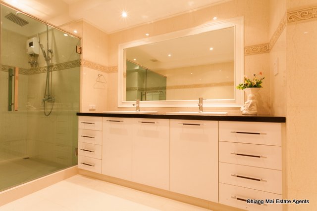 Exclusive Penthouse on Nimmanhemin For Sale