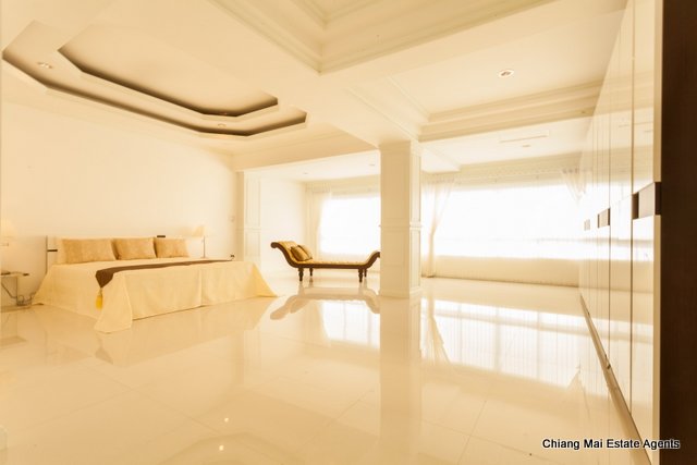 Exclusive Penthouse on Nimmanhemin For Sale