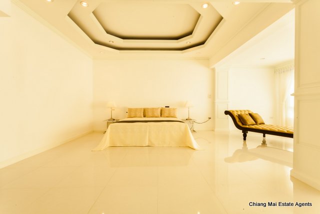 Exclusive Penthouse on Nimmanhemin For Sale