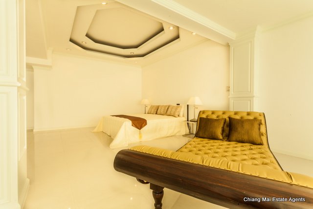 Exclusive Penthouse on Nimmanhemin For Sale