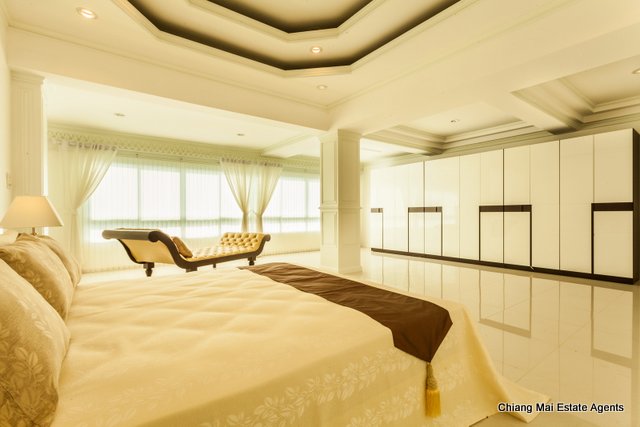 Exclusive Penthouse on Nimmanhemin For Sale