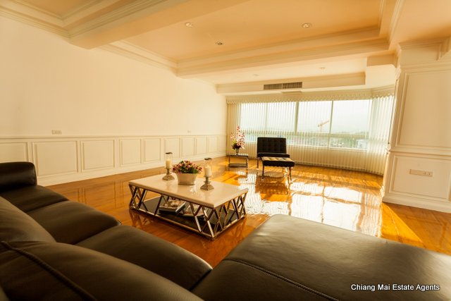 Exclusive Penthouse on Nimmanhemin For Sale