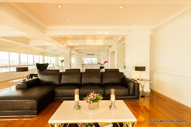 Exclusive Penthouse on Nimmanhemin For Sale