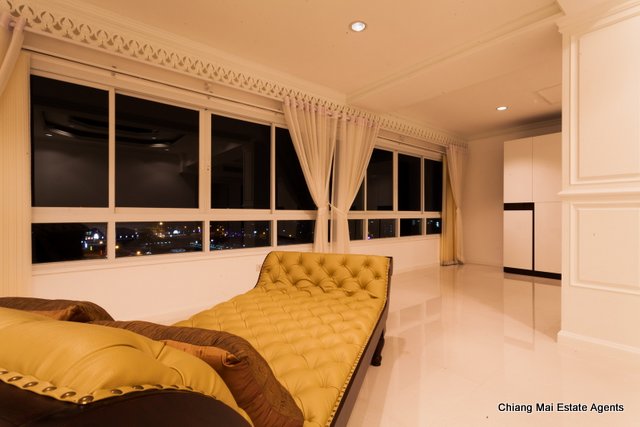 Exclusive Penthouse on Nimmanhemin For Sale