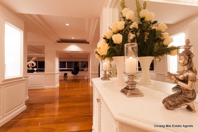 Exclusive Penthouse on Nimmanhemin For Sale
