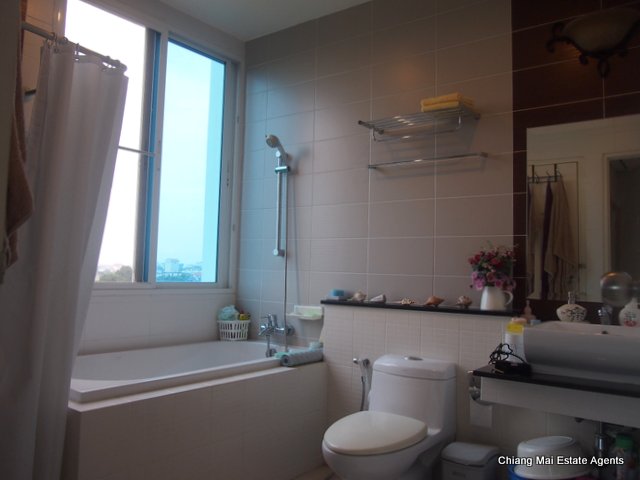 Beautiful Luxurious Condo for rent