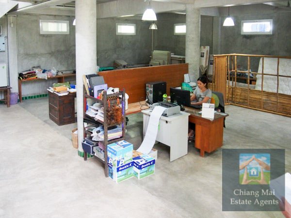 Large Office and Land For Sale in Nam Phrae